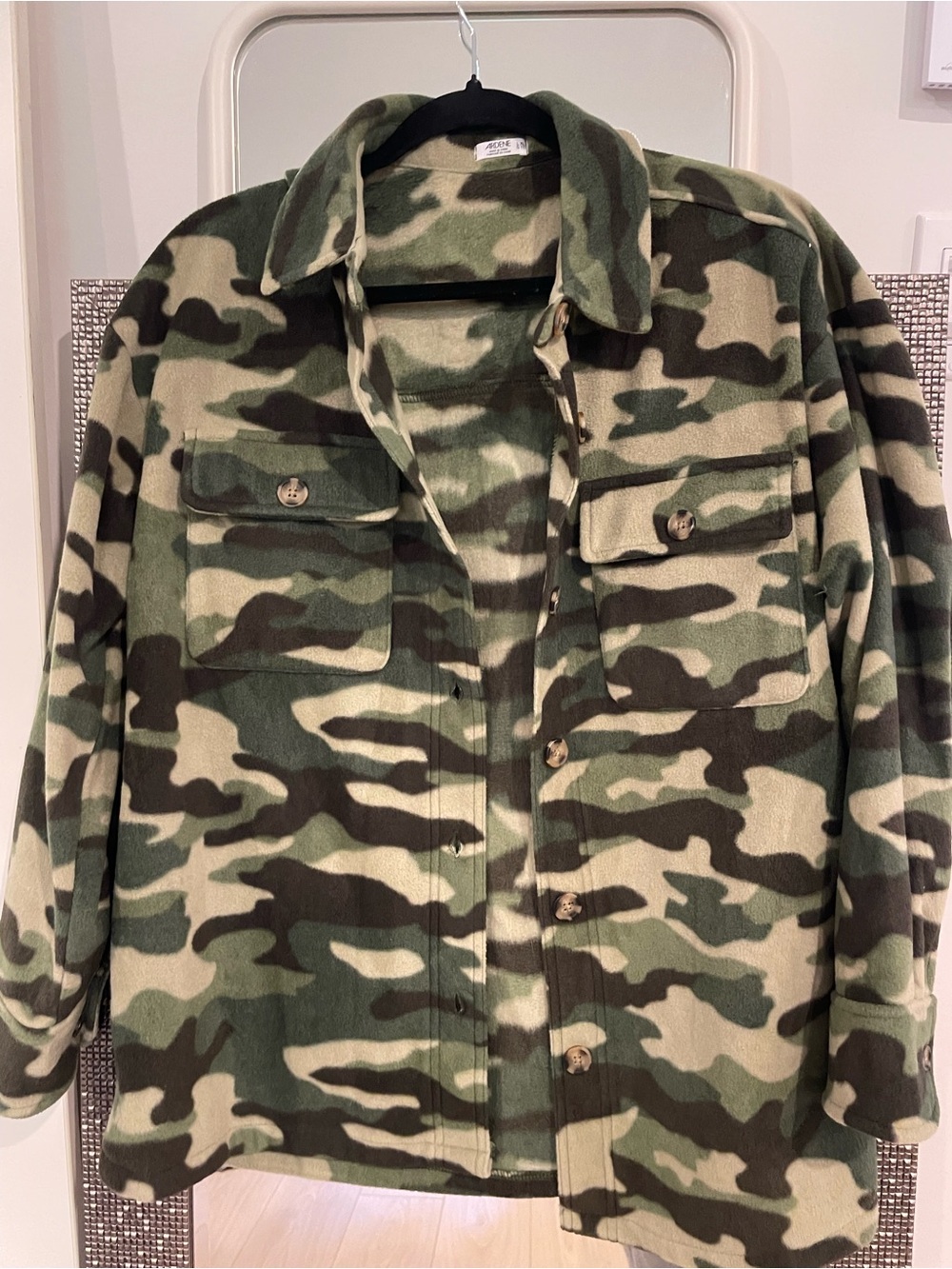 NEVER WORN Unbranded Camouflage Button-Front Shirt Jacket - Green Camo